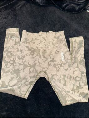 Gymshark Kids Olive Camo Seamless Leggings - Green Tones